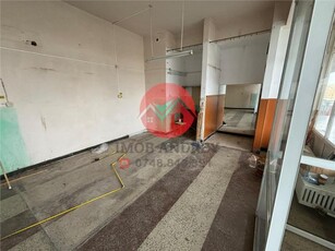 Spatiu comercial 40 mp, ideal pentru birouri, in zona Pelican de inchiriat