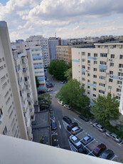 VAND APARTAMENT 3 CAMERE SPATIOS LANGA METROU APARATORII PAT