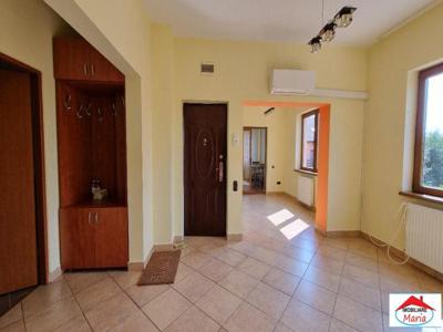 Apartament 4 camere semicentral etaj 1 cu garaj