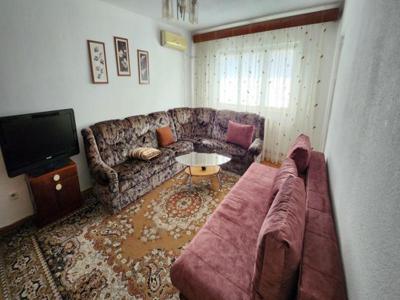 Apartament 3 camere decomandat in zona Aradului