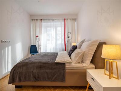 Apartament superb cu 4 camere decomandat, 92 mp, complet renovat, zona centrala, Pta Cipariu!