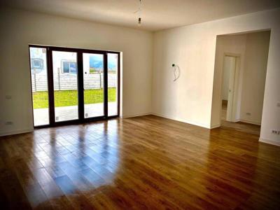 Casa finalizata, cu 700mp teren, Tarlungeni, Brasov