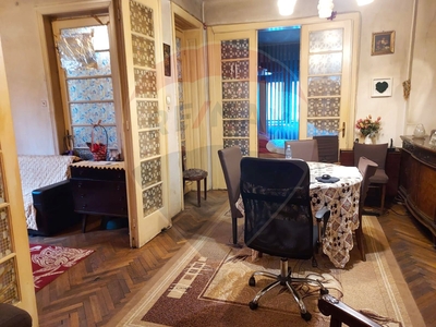 Apartament 4 camere vanzare in casă vilă Bucuresti, Unirii