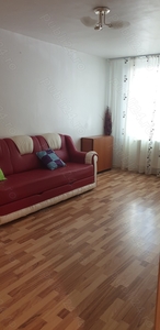 Închiriez apartament 3 camere