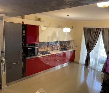 Apartament 2 camere amenajat LUX etaj 1 Complexul Ring loc de parcare