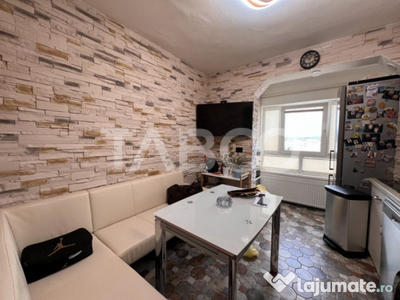 Apartament 2 camere decomandate de vanzare in Fagaras Centru