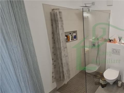 APARTAMENT 3 CAMERE LUX