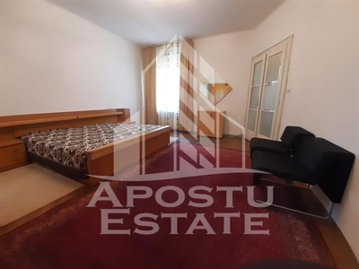 Apartament 3 camere, spatios, de inchiriat, semidecomandat, Iosefin