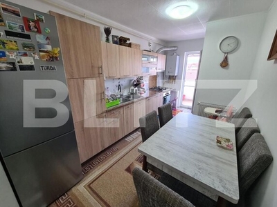 Apartament 3 dormitoare, 2 bai, etaj intermediar, zona Eroilor