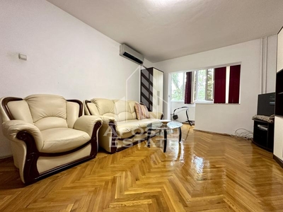 Apartament 4 camere, etaj 1, mobilat, centrala proprie, zona Girocului