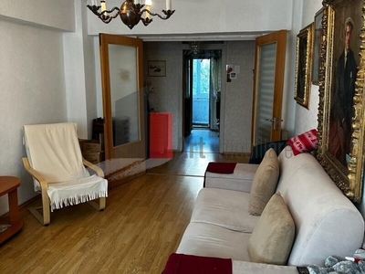 Apartament 4 camere Piata Gorjului Apartament 4 camere Vā oferim spre vanz