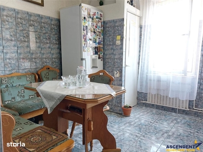 Apartament cu 2 camere, decomandat, Ungheni, Mures