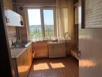 Apartament cu 3 camere, etaj intermediar zona Gara-Billa!