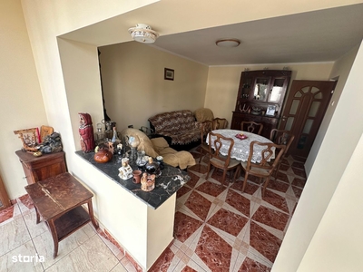 Apartament cu 4 camere in zona Garii-Billa!