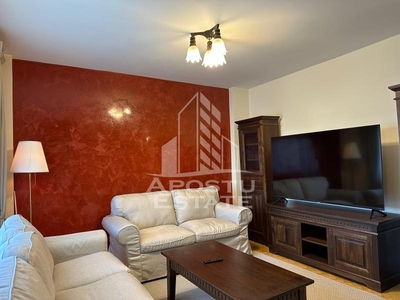 Apartament Generos cu 5 camere, zona complex