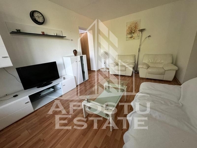 Apartament semidecomandat cu 3 camere, zona Take Ionescu