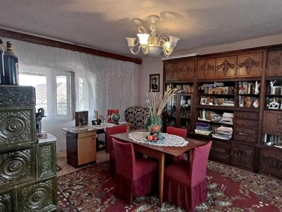 Casa de vanzare cu 8 camere, cu exclusivitate, Santandrei, Bihor