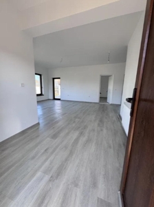 De vanzare Casa pe un singur nivel, zona Orizont. Pret vanzare: 152000 Euro.