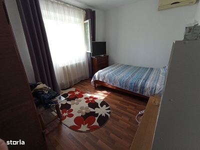 Apartament de vanzare -bucatarie inchisa-Piscina privata-zona de Nord