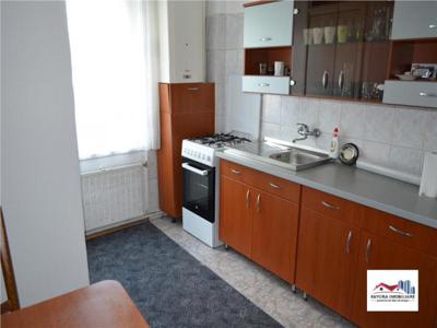 Apartament cu 3 Camere de Inchiriat in Zona Pandurilor