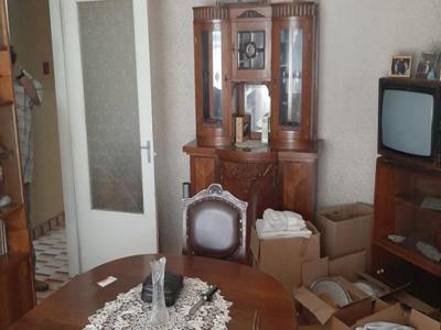 Apartament cu 3 camere, zona centrala, et.2/3, dec.70 mp, CT