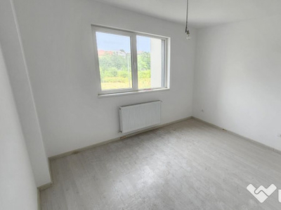 Apartament 2 Camere 55mp utili si Curte 120mp Aparatorii ...