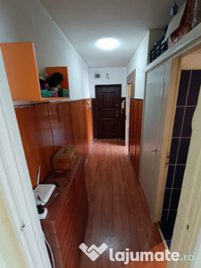 Apartament 2 camere semidecomandat