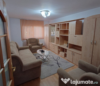 Apartament 2 camere + demisol, zona Ștefan cel Mare