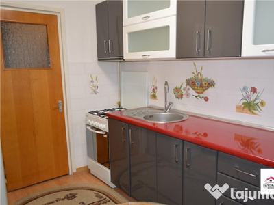 Apartament cu 4 Camere si 2 Bai de Zona 7 Noiembrie