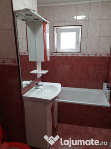 Apartament cu 4 camere zona MFA