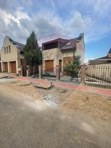 Casa proiect deosebit de vanzare 12 km de Oradea, Bors, zona linistita