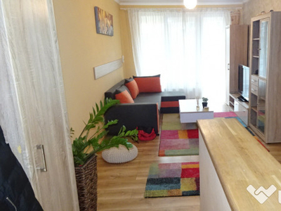 Inchiriez apartament 2 camere in Deva, zona ultracentrala, etaj 1,