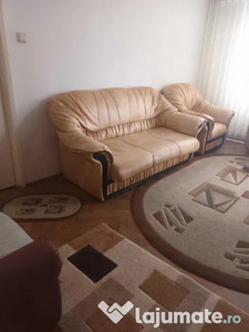 Închiriez apartament 3 camere decomandat zona Alexandru Vlahuță Brașov