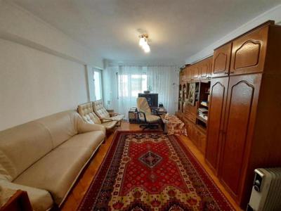 Apartament cu 3 camere de vanzare,Cantemir,Oradea