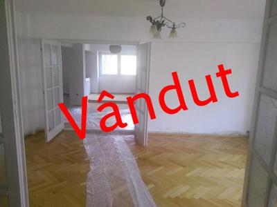 Apartament Cu 4 Camere - 52000 eur - Central, Alba Iulia