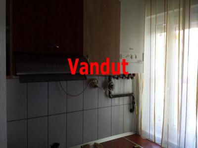 Apartament Cu 4 Camere De Vanzare - 48000 eur - Centru, Alba Iulia