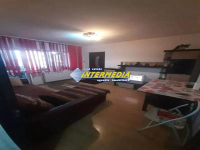 Apartament cu 4 camere de vanzare in Alba Iulia zona Bulevardul Transilvania