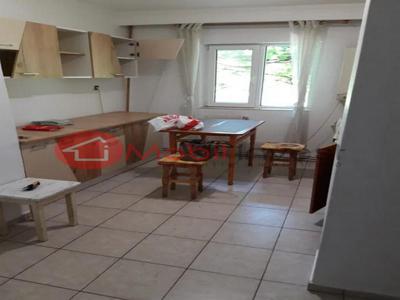 Apartament decomandat, 2 camere, zona Tolstoi