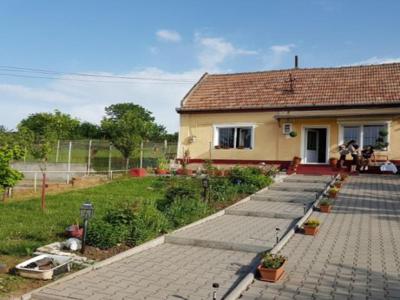 Casa de vanzare, situata la 10 km de Alba Iulia, Jud. Alba, Pret 60000 euro