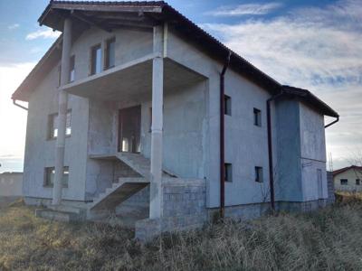 Casa individuala de vanzare, situata la 10 km de Alba Iulia, Pret 85000 euro