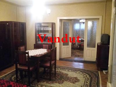 Casa veche de vanzare, situata la 13 km de Alba Iulia, Pret 32000 euro