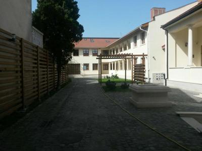 Spatiu de Inchiriat - 300 eur - Central, Alba Iulia