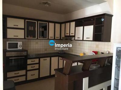 Vila de vanzare, 300 mp, individuala, zona centrala