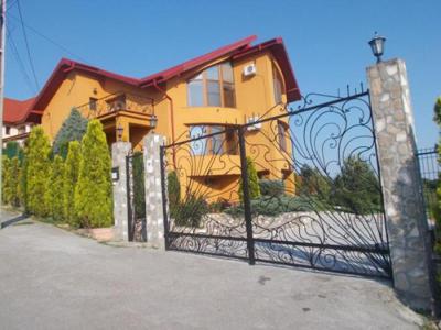 Vila deosebita de vanzare in apropiere de Targoviste-zona deal.