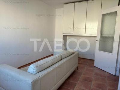 Apartament semidecomandat 2 camere etaj intermediar de vanzare