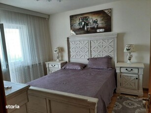 Apartament 3 camere de vanzare