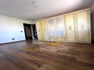 Apartament 4 camere zona Scoala 11