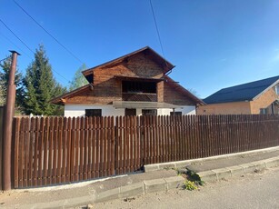 Casa Breaza de Sus str. Armata Poporului Casa 4 camere