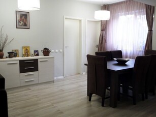 Inchiriere apartament 3 camere Aparatorii Patriei Imobilul se afla pe str