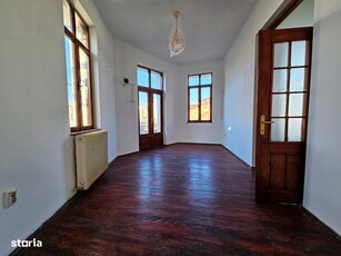 Inchiriez apartament 2 camere Piata Amzei